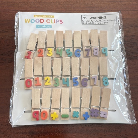 Target Bullseye PlayGround Learning School Supplies Wood clips Numbers New - Picture 4 of 4
